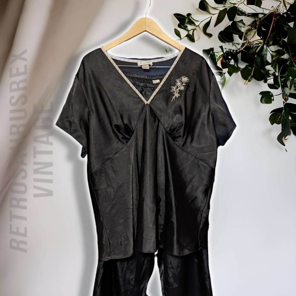 Vintage Pajamas - Picture 2 of 6